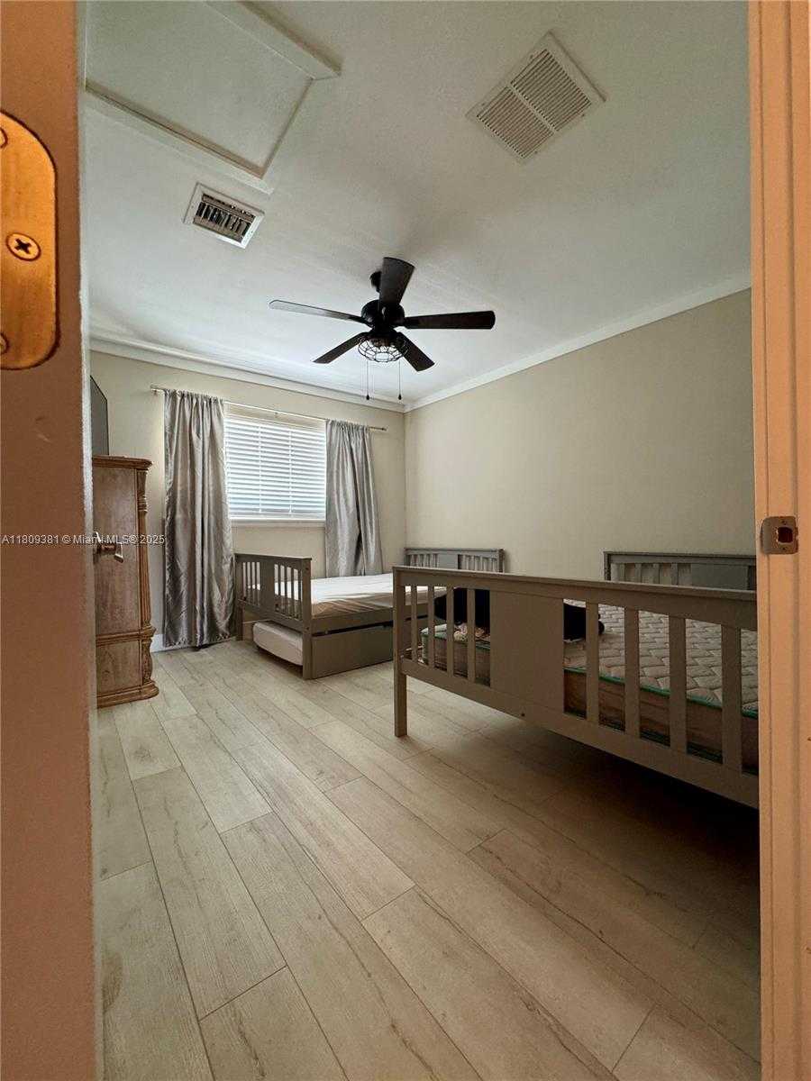 Small Image of 2200 MONROE ST #33, Hollywood Number 17