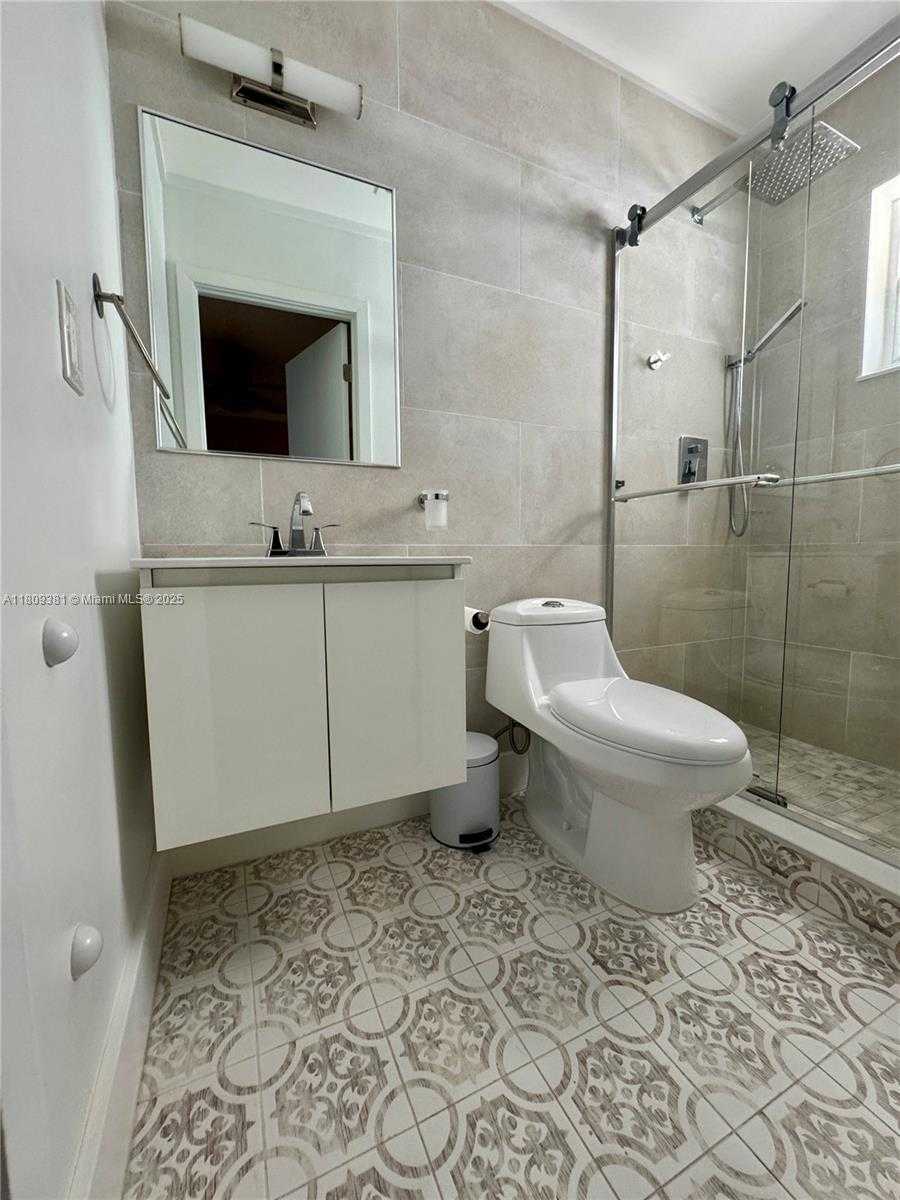 Small Image of 2200 MONROE ST #33, Hollywood Number 18