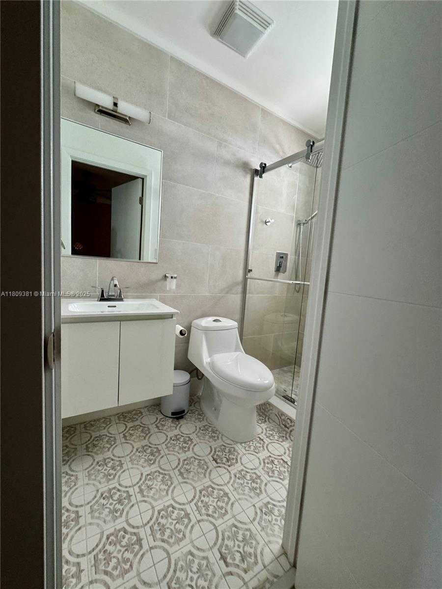 Small Image of 2200 MONROE ST #33, Hollywood Number 19