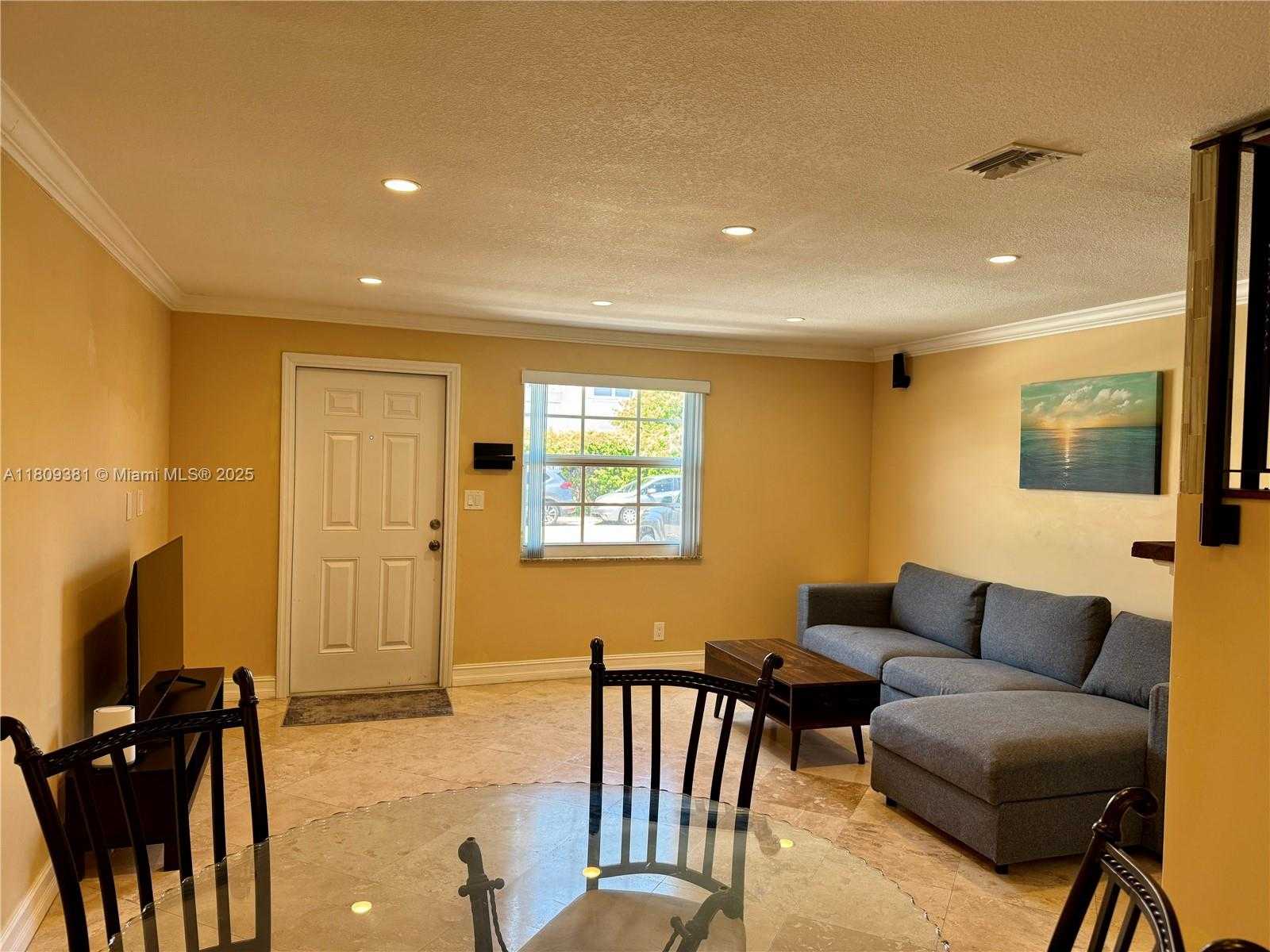 Small Image of 2200 MONROE ST #33, Hollywood Number 2