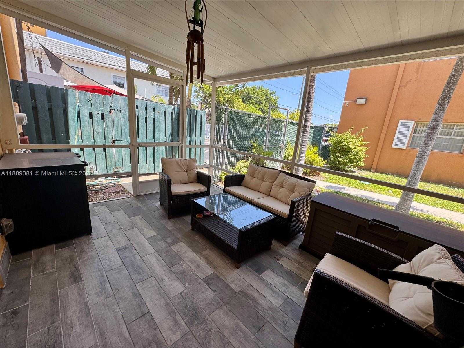 Small Image of 2200 MONROE ST #33, Hollywood Number 22