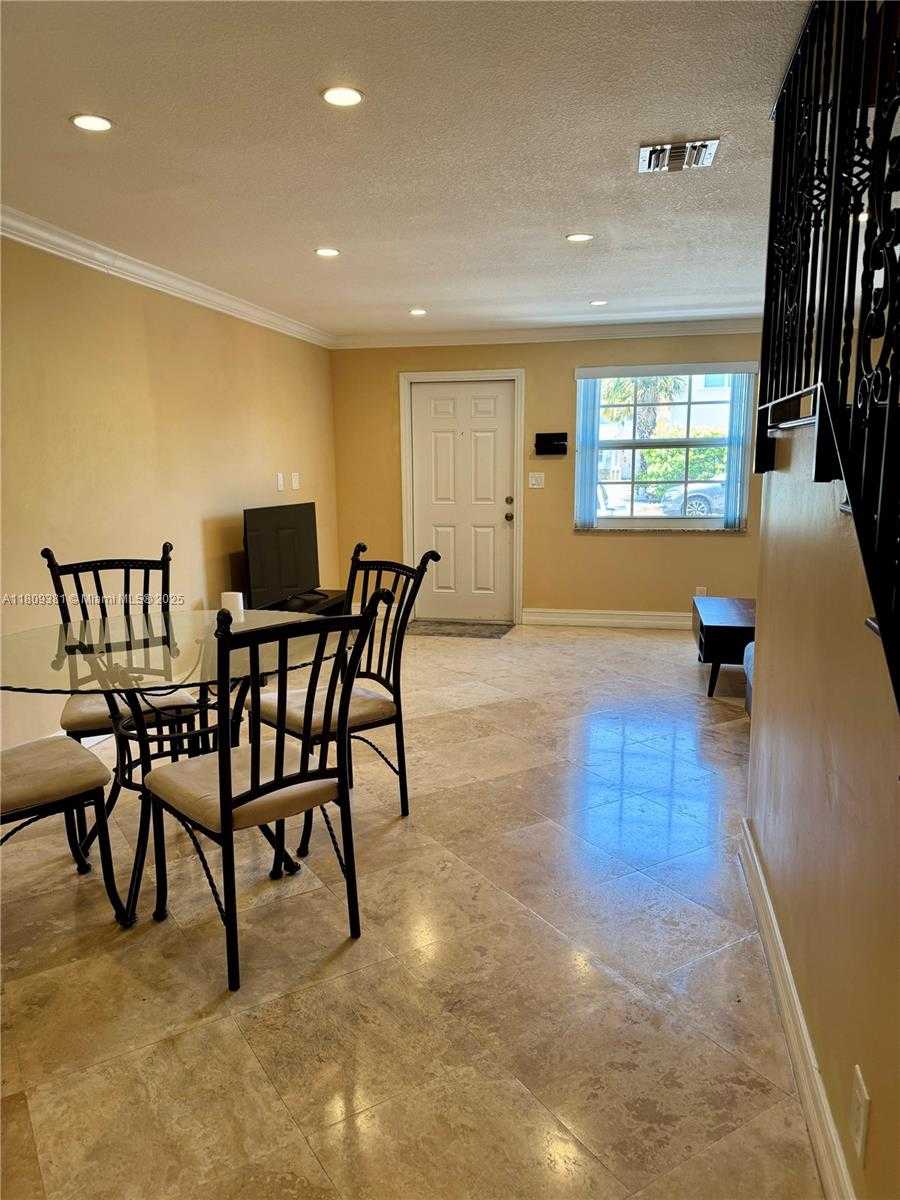Small Image of 2200 MONROE ST #33, Hollywood Number 6