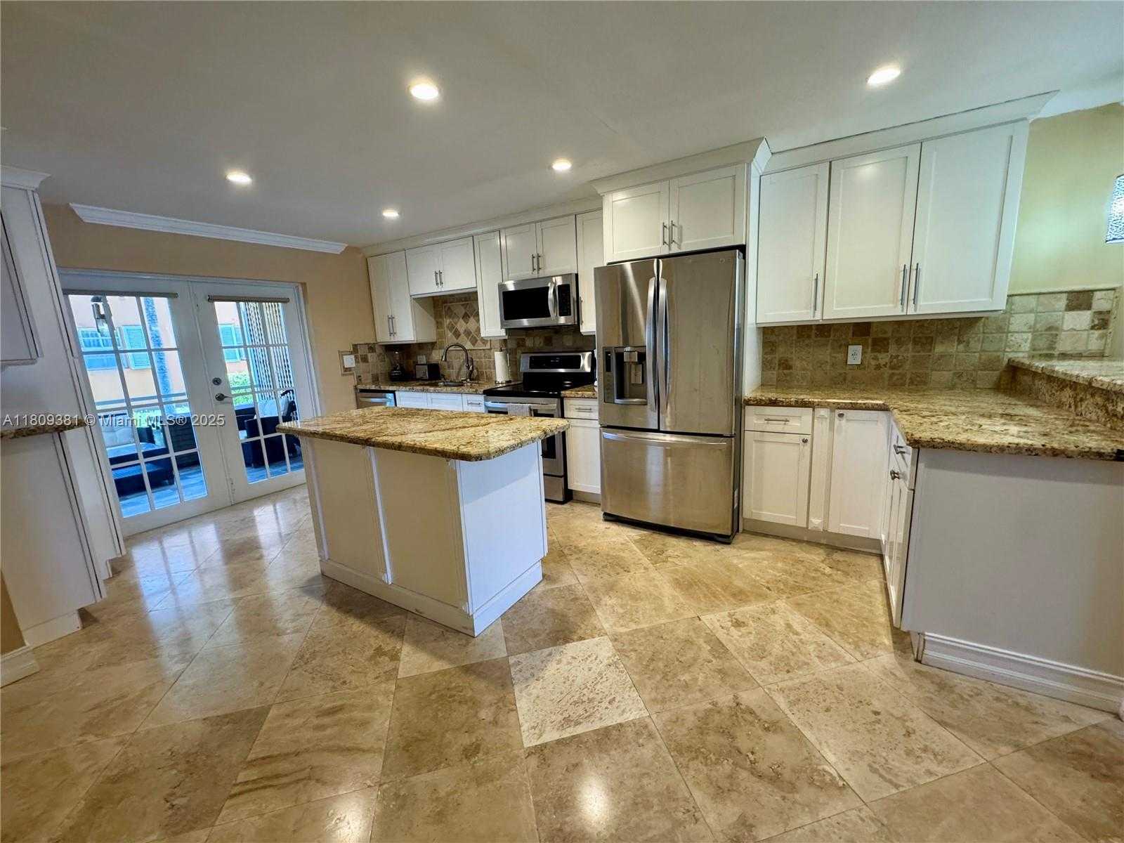 Small Image of 2200 MONROE ST #33, Hollywood Number 8