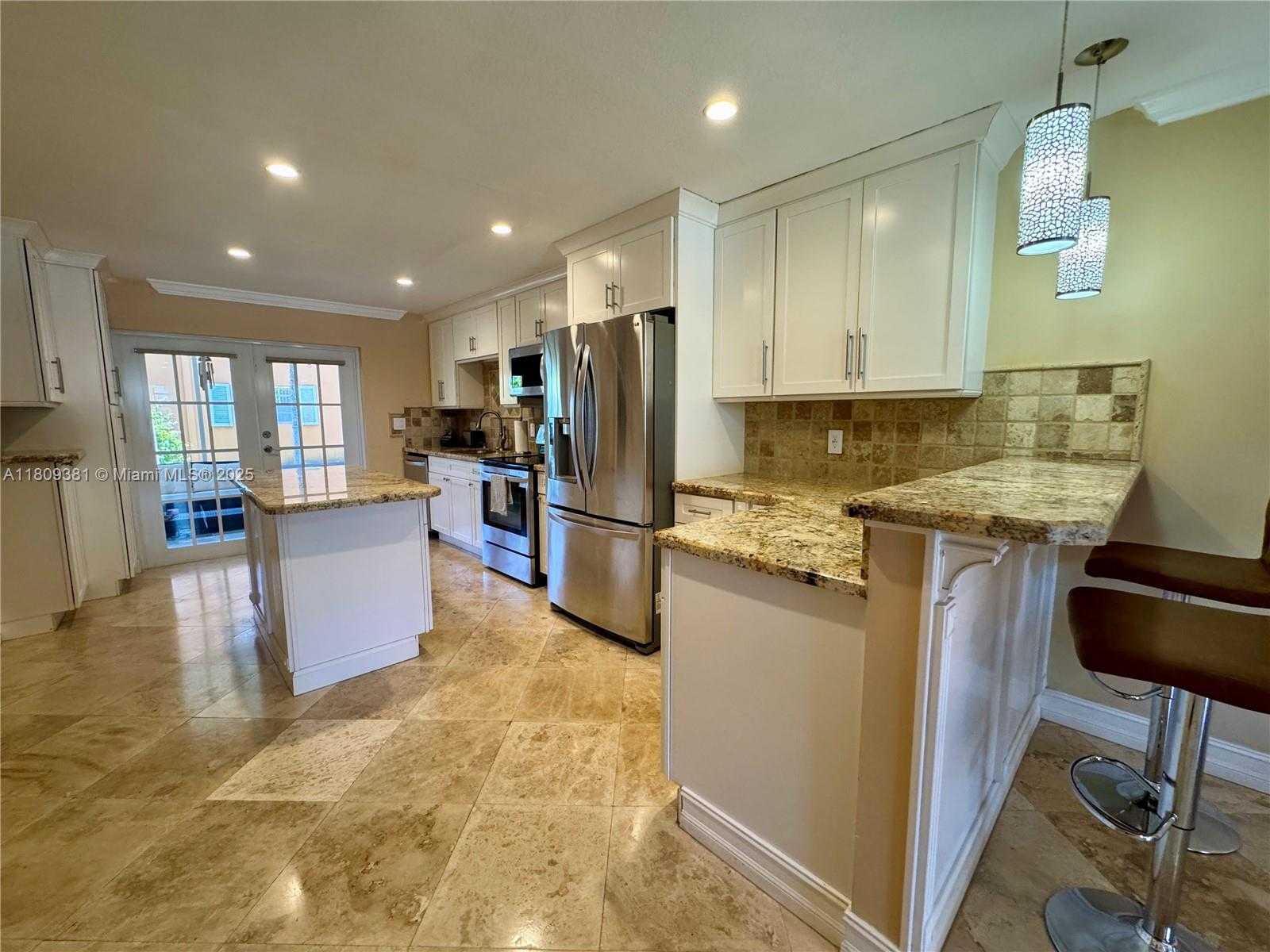 Small Image of 2200 MONROE ST #33, Hollywood Number 9