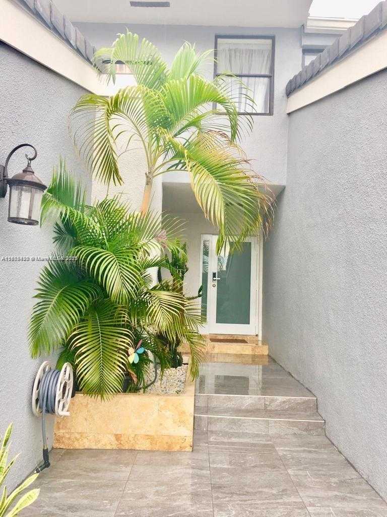 Small Image of 245 POINCIANA DR #505, Sunny Isles Beach Number 16