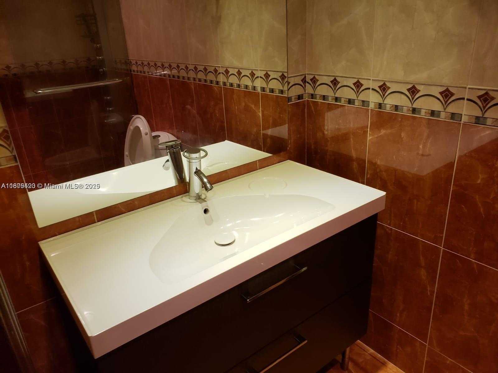 Small Image of 245 POINCIANA DR #505, Sunny Isles Beach Number 17