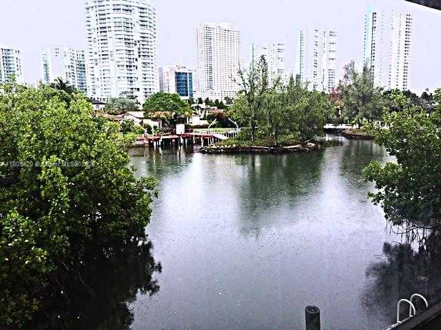 Small Image of 245 POINCIANA DR #505, Sunny Isles Beach Number 2