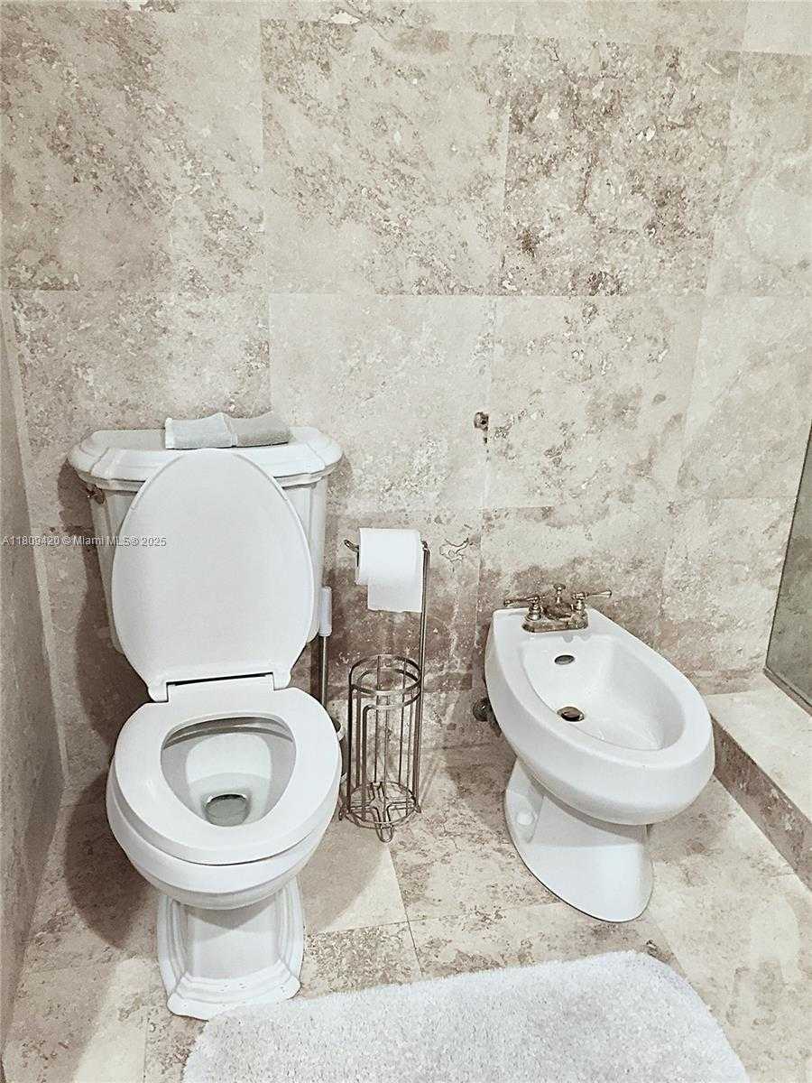 Small Image of 245 POINCIANA DR #505, Sunny Isles Beach Number 7