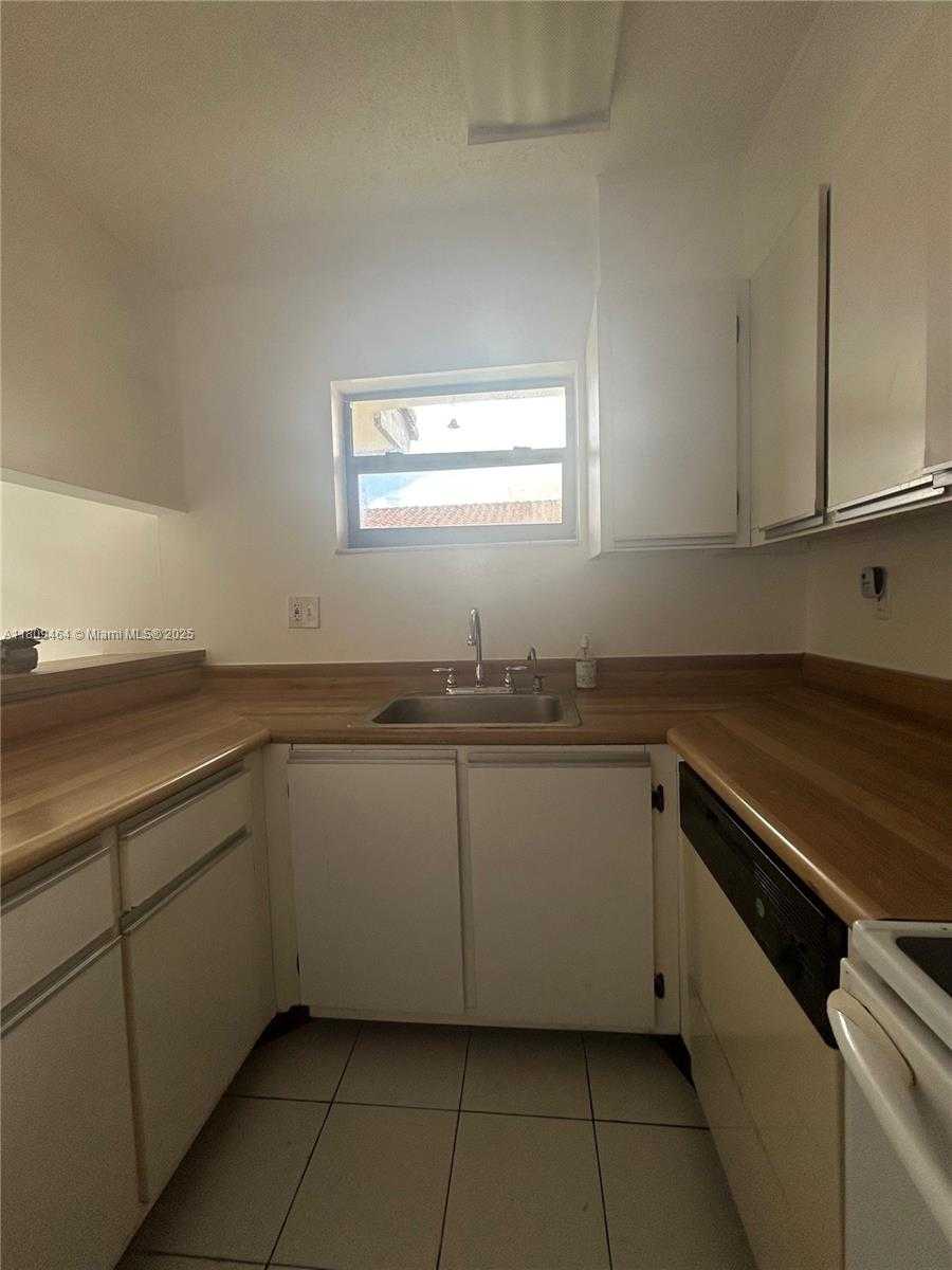 Small Image of 5851 WEST 20TH AVE #409, Hialeah Number 13