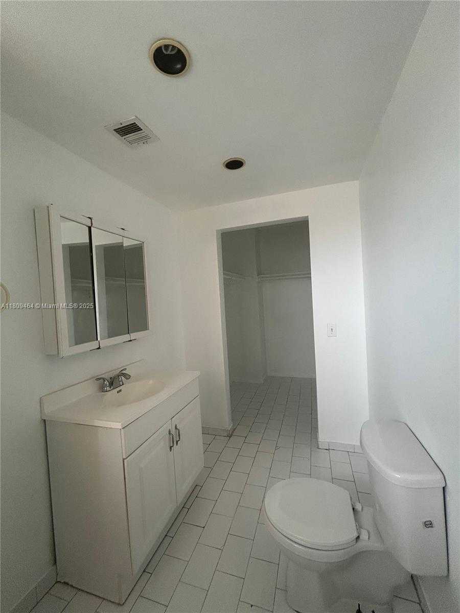 Small Image of 5851 WEST 20TH AVE #409, Hialeah Number 8