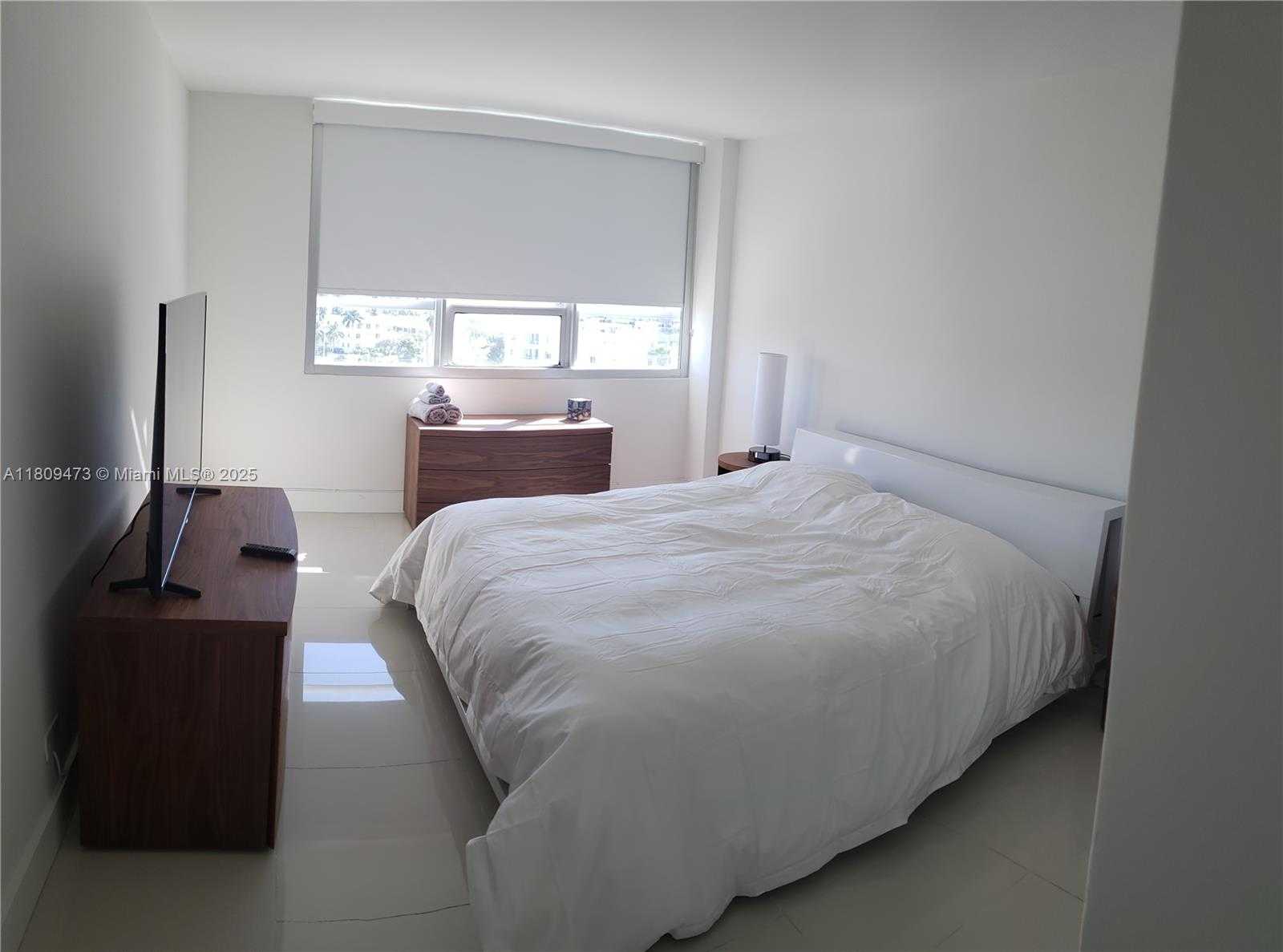 Small Image of 1500 #774S, Miami Beach Number 10