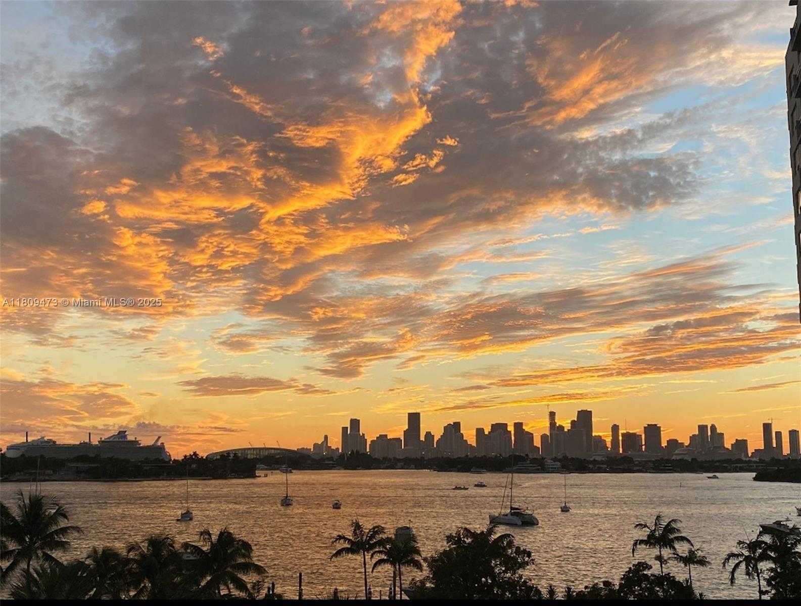 Small Image of 1500 #774S, Miami Beach Number 6