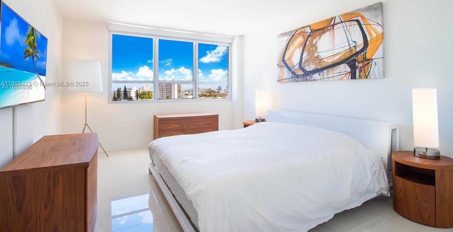 Small Image of 1500 #774S, Miami Beach Number 8