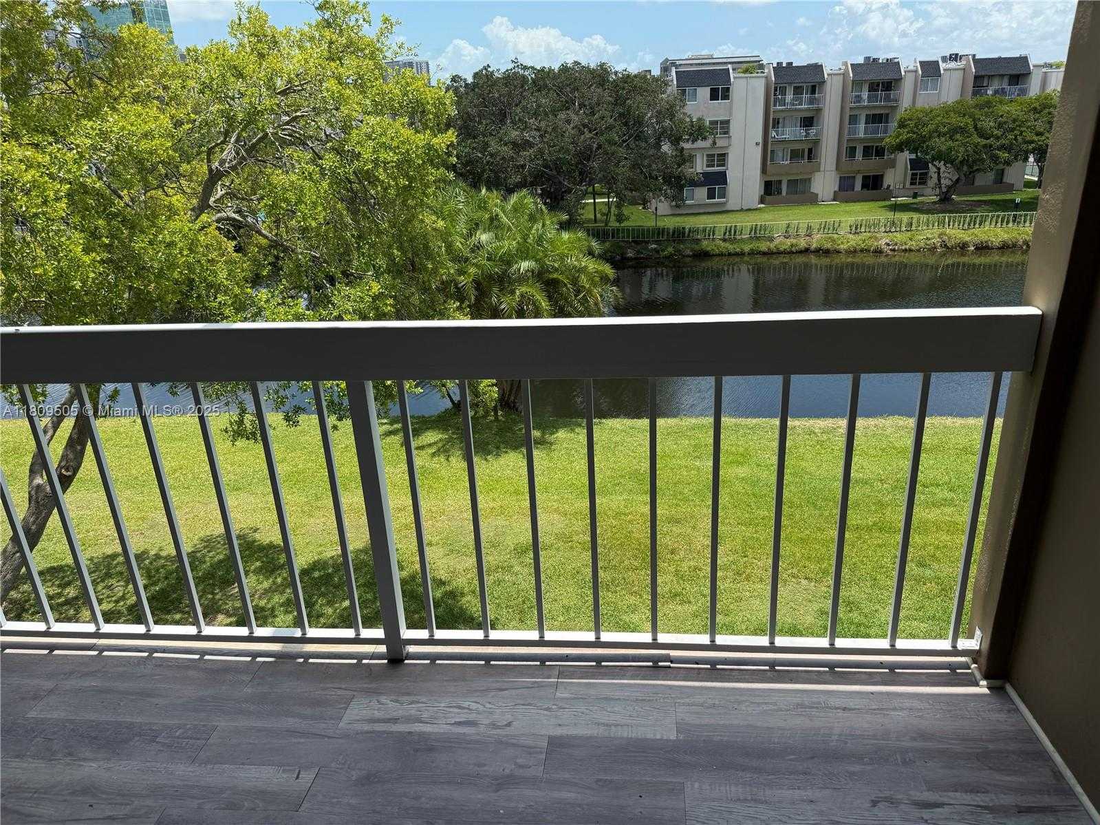 Small Image of 7800 CAMINO REAL #H-411, Miami Number 15