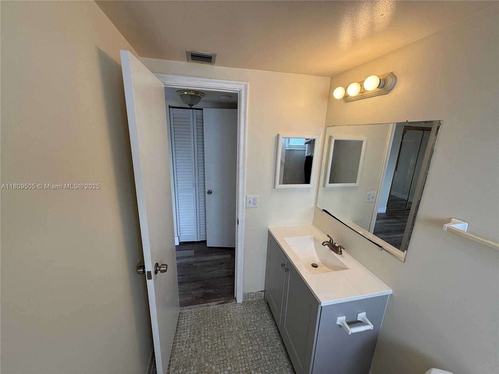 Small Image of 7800 CAMINO REAL #H-411, Miami Number 18