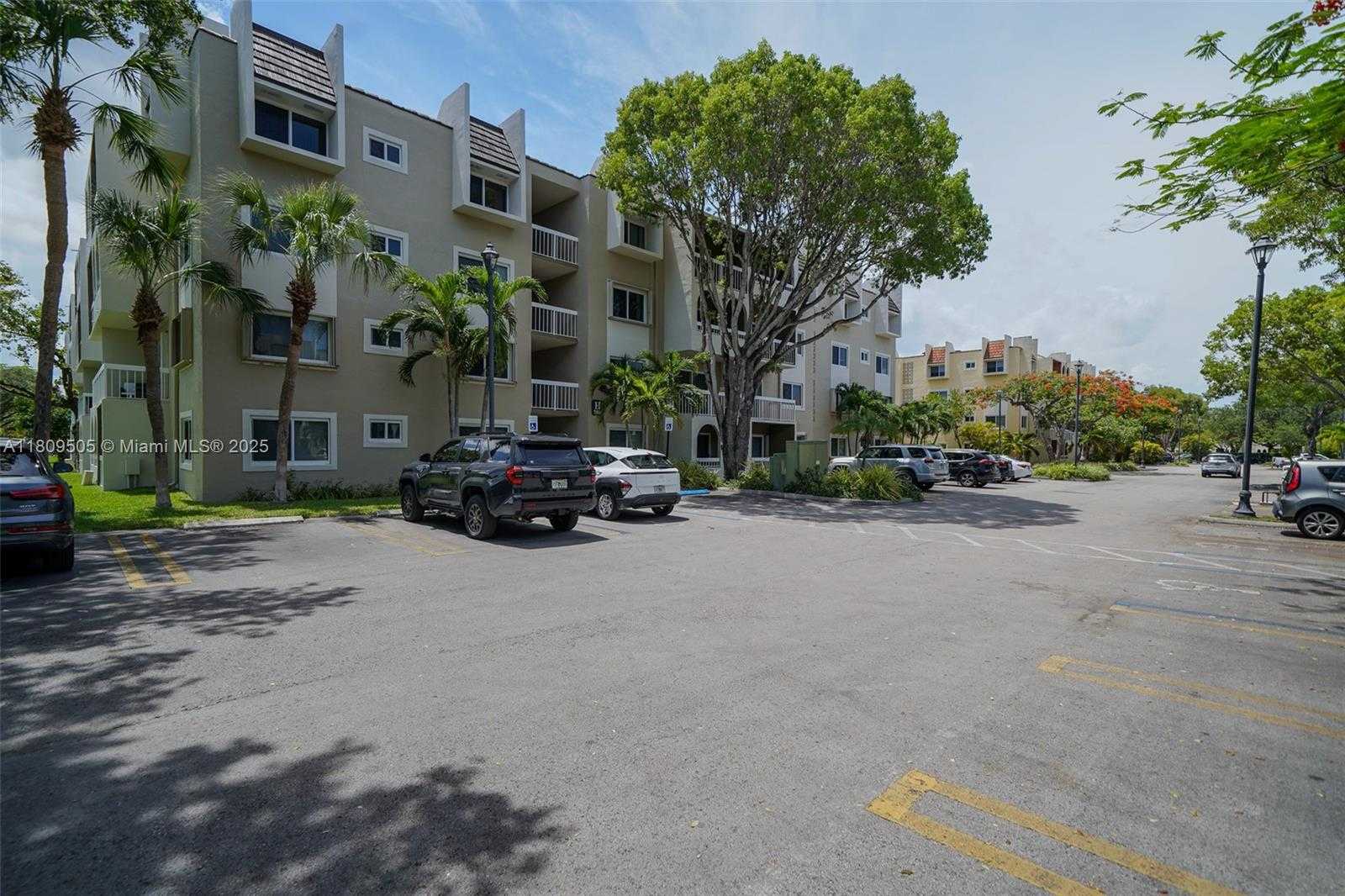 Small Image of 7800 CAMINO REAL #H-411, Miami Number 3