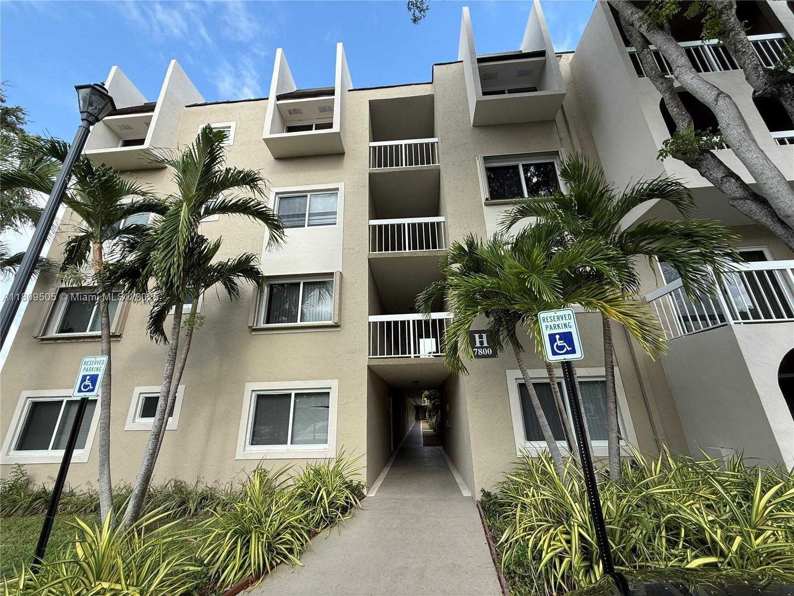 Small Image of 7800 CAMINO REAL #H-411, Miami Number 4