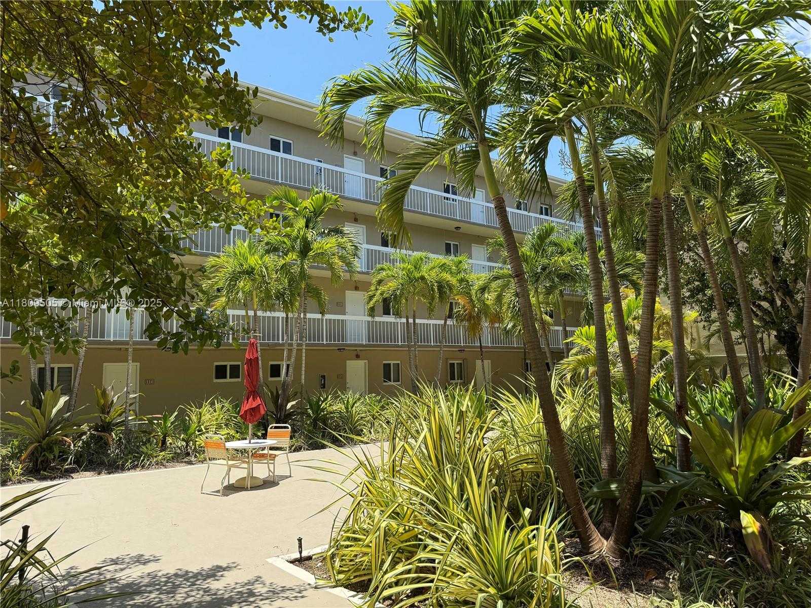 Small Image of 7800 CAMINO REAL #H-411, Miami Number 5