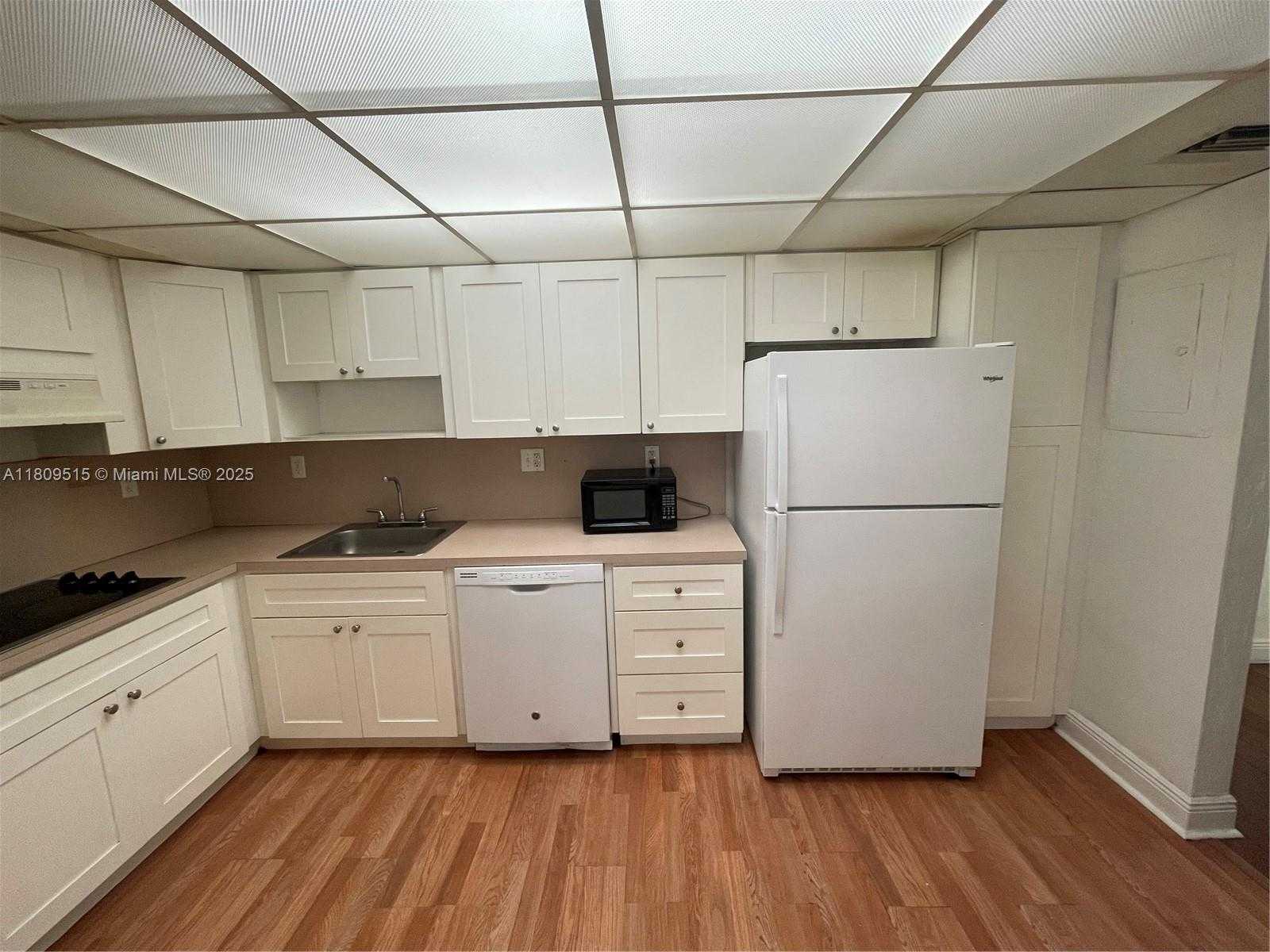 Small Image of 19390 COLLINS AVE #122, Sunny Isles Beach Number 4