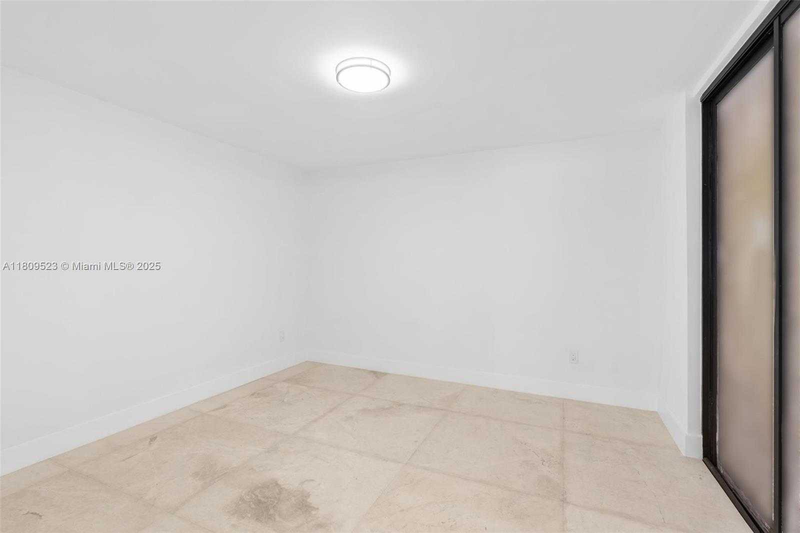 Small Image of 2300 DIANA DR #302, Hallandale Beach Number 11