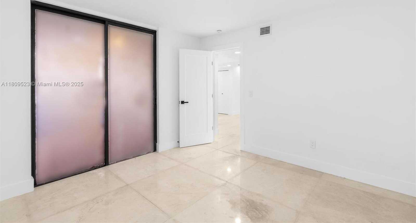 Small Image of 2300 DIANA DR #302, Hallandale Beach Number 12