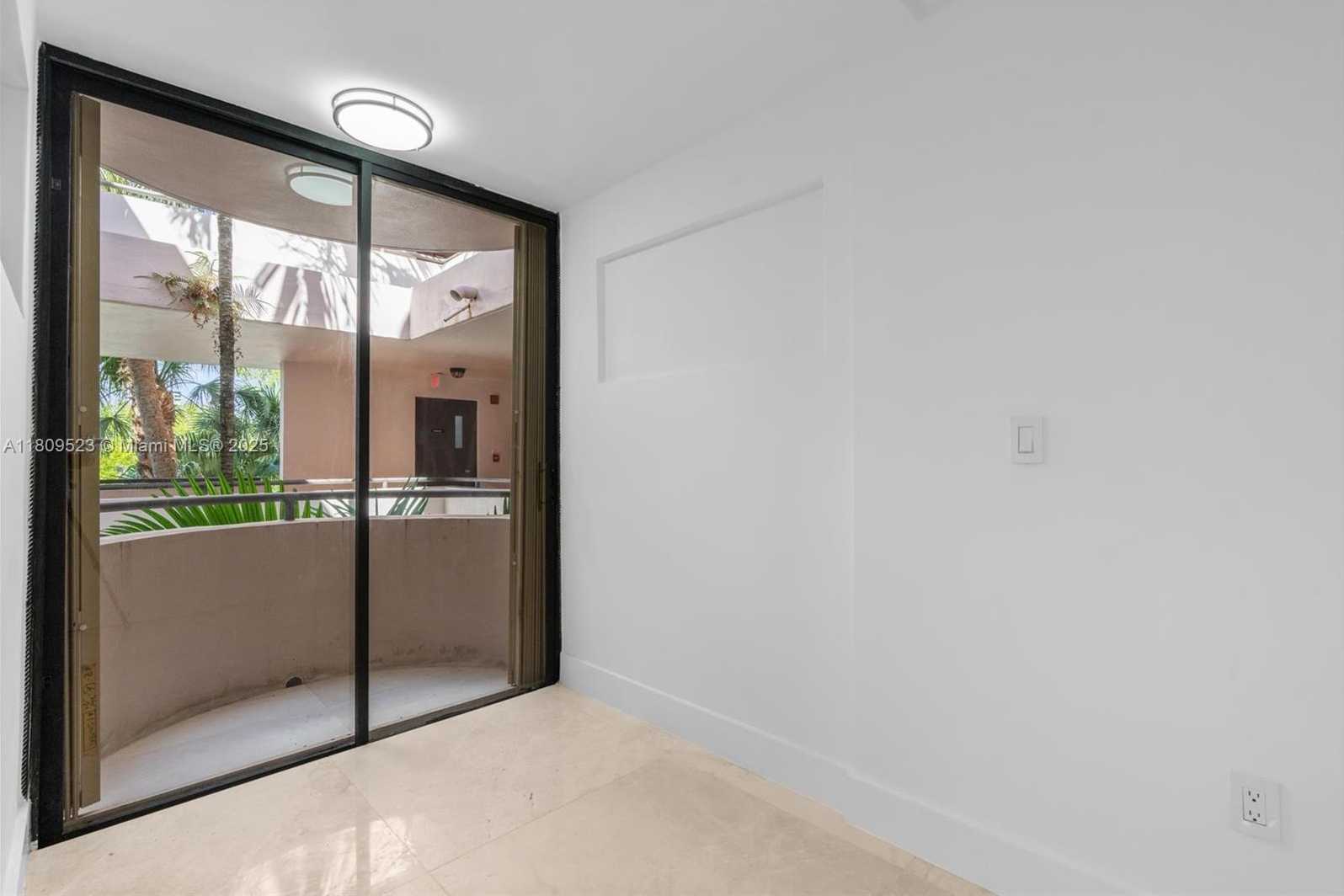 Small Image of 2300 DIANA DR #302, Hallandale Beach Number 13