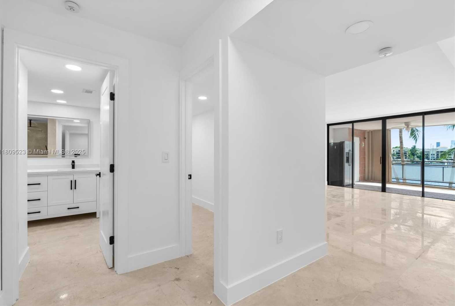 Small Image of 2300 DIANA DR #302, Hallandale Beach Number 17