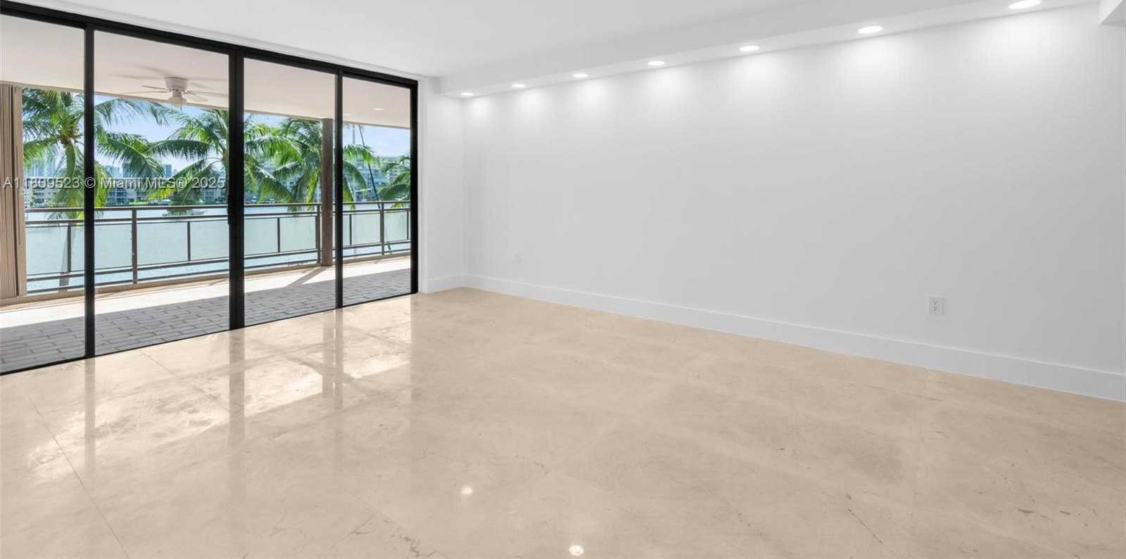 Small Image of 2300 DIANA DR #302, Hallandale Beach Number 19