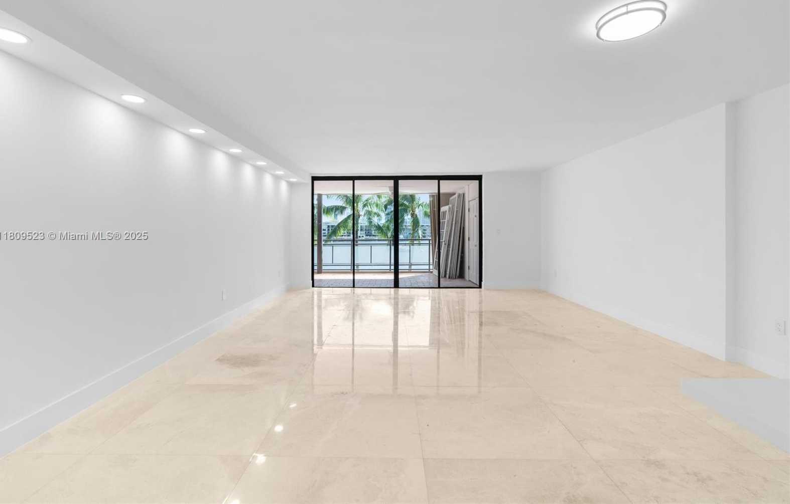 Small Image of 2300 DIANA DR #302, Hallandale Beach Number 2