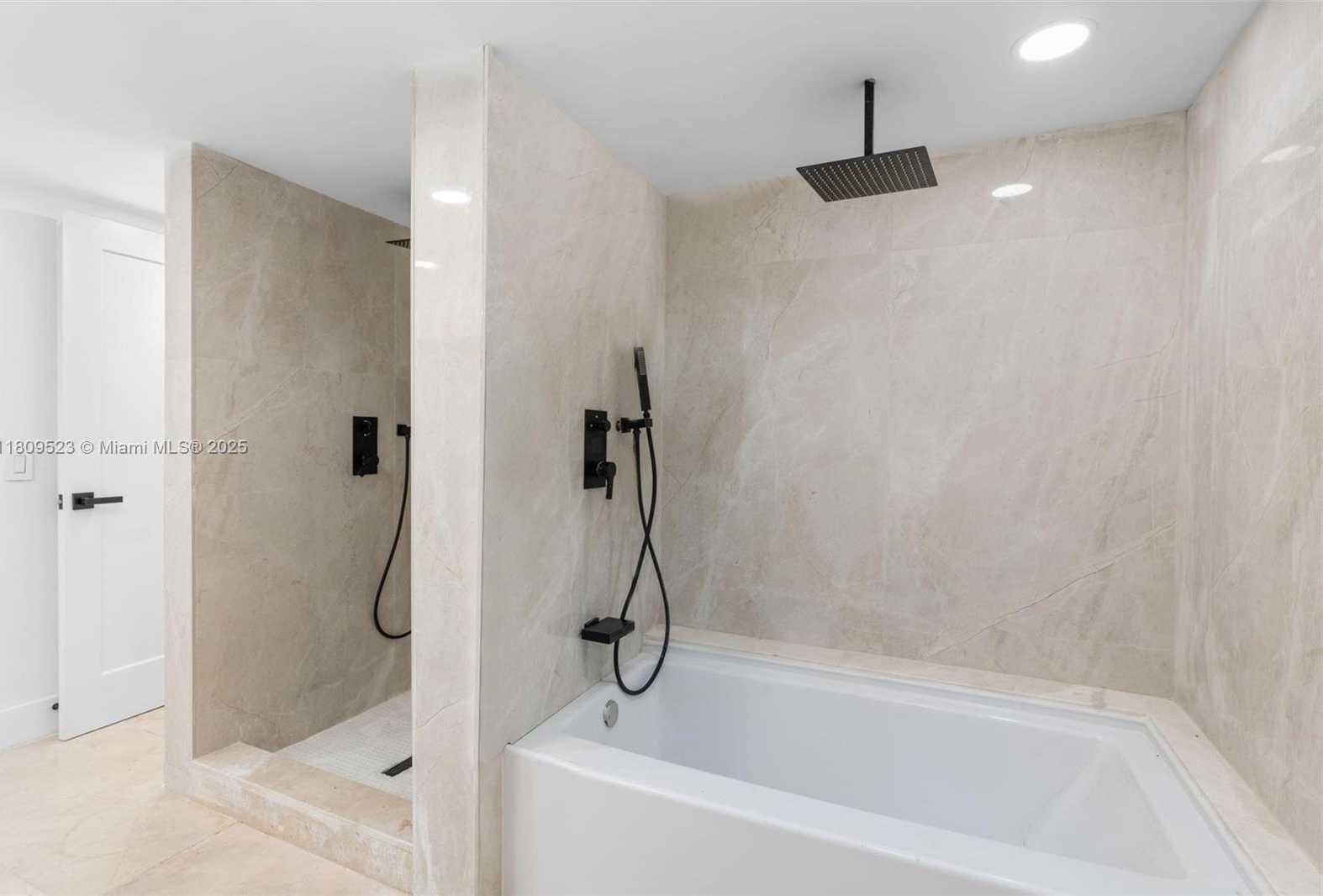 Small Image of 2300 DIANA DR #302, Hallandale Beach Number 21