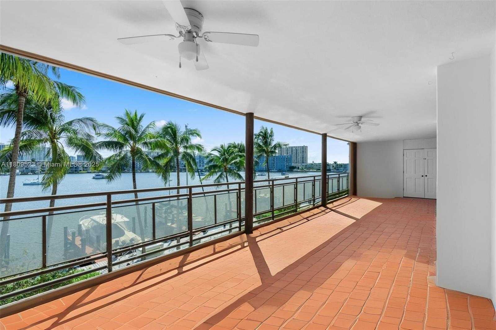 Small Image of 2300 DIANA DR #302, Hallandale Beach Number 23