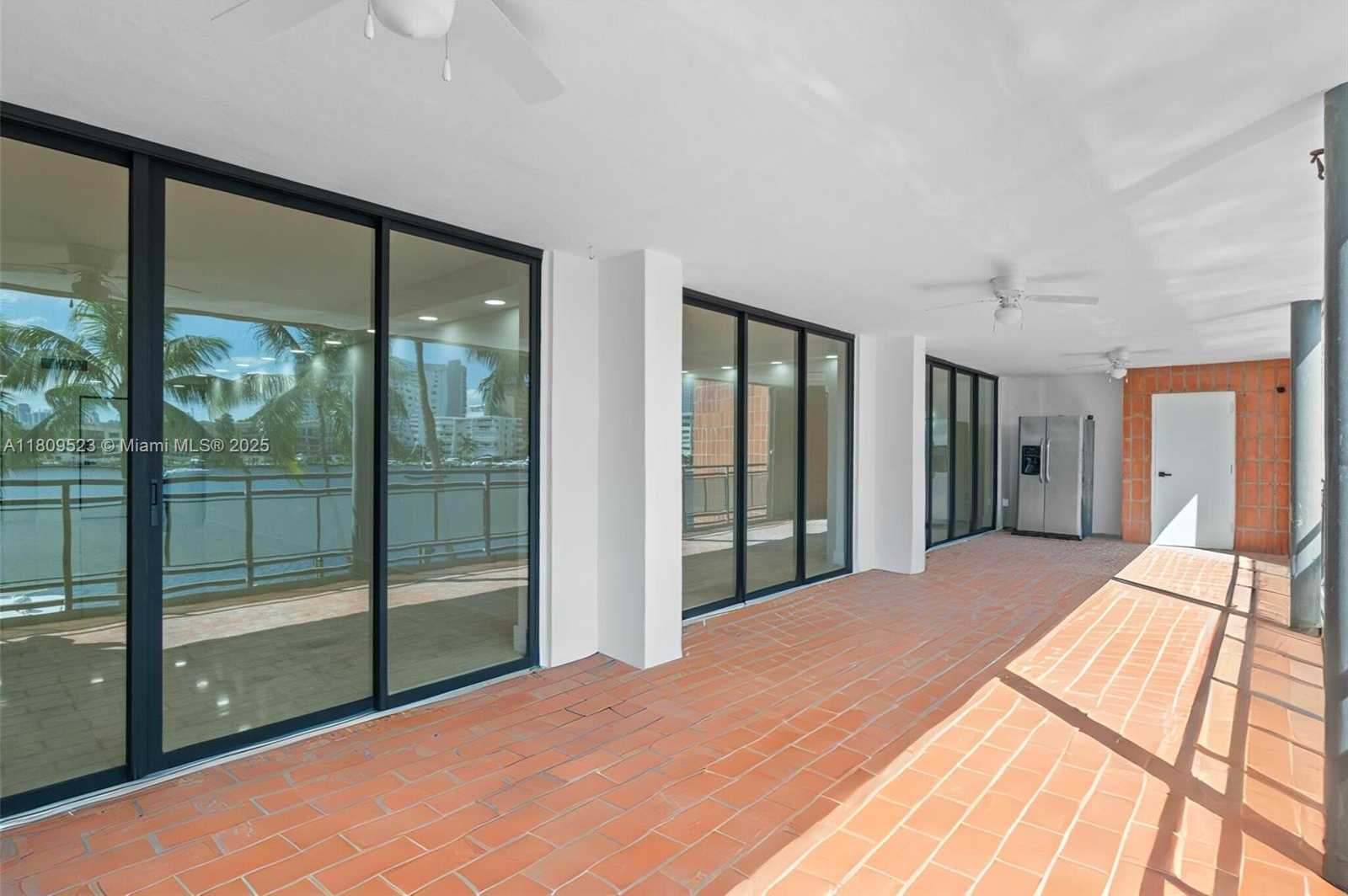 Small Image of 2300 DIANA DR #302, Hallandale Beach Number 24