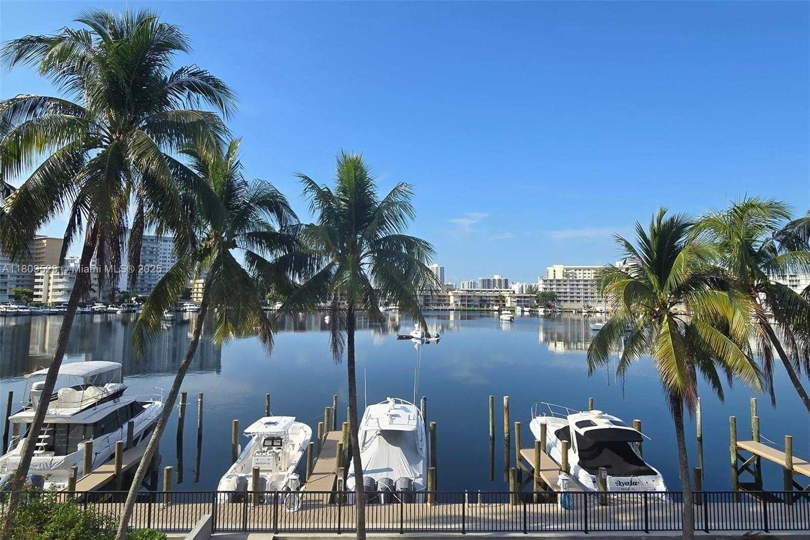 Small Image of 2300 DIANA DR #302, Hallandale Beach Number 26