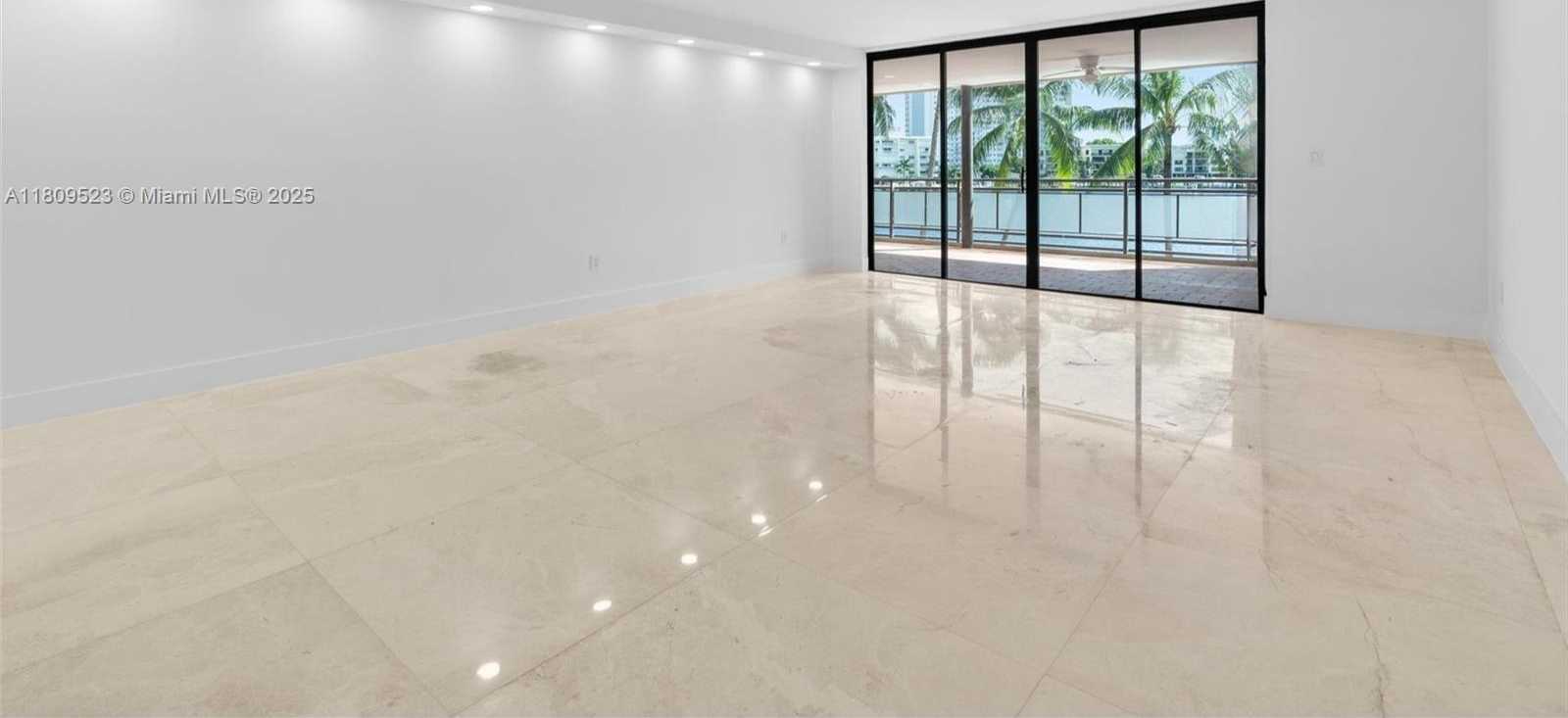 Small Image of 2300 DIANA DR #302, Hallandale Beach Number 3