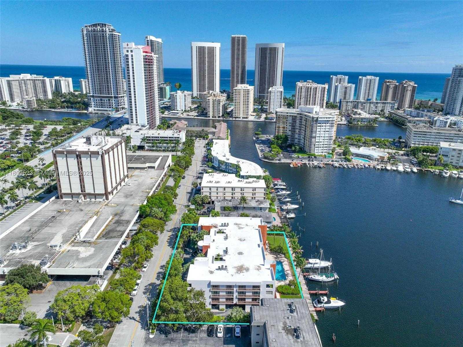 Small Image of 2300 DIANA DR #302, Hallandale Beach Number 35