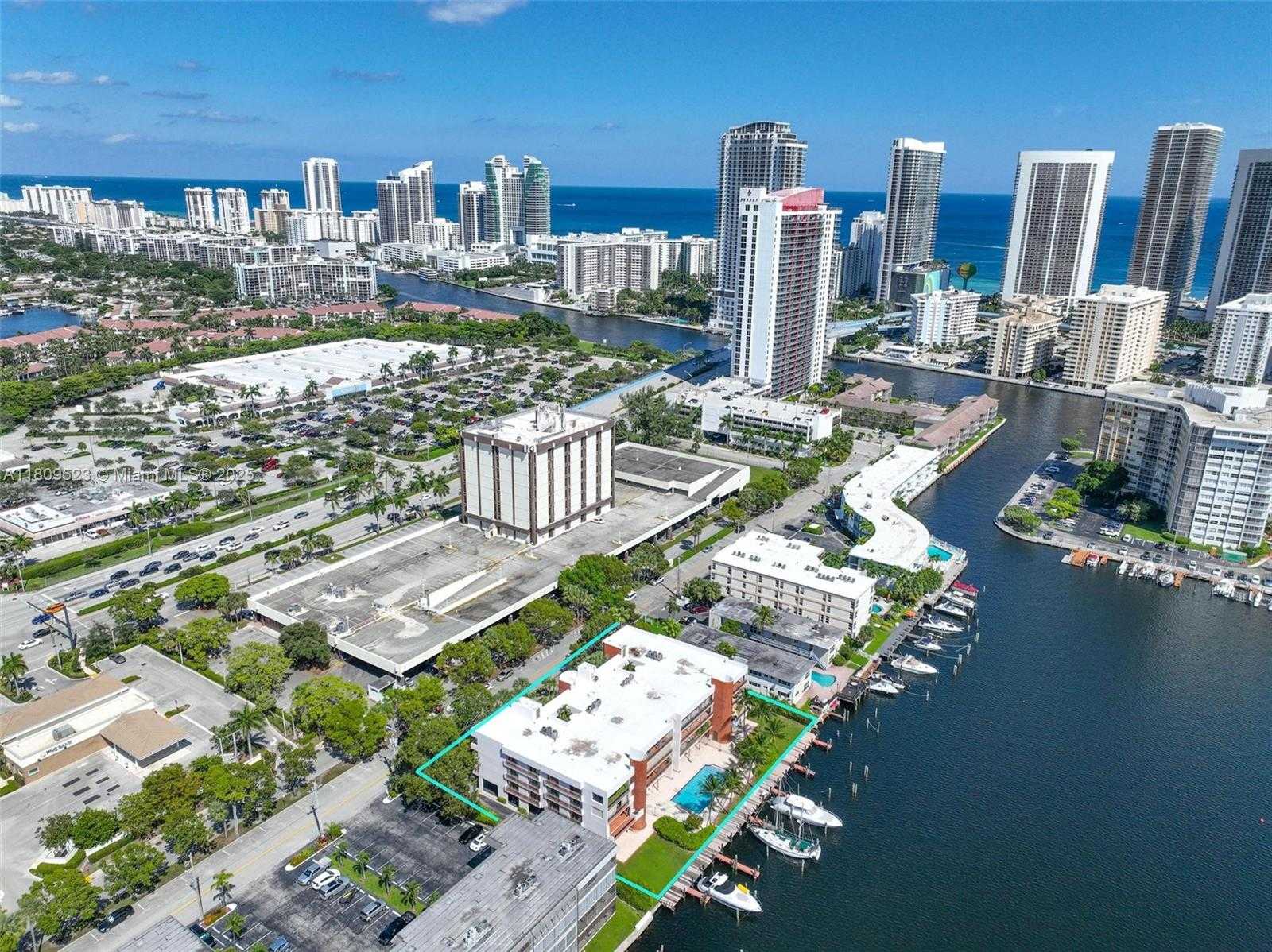 Small Image of 2300 DIANA DR #302, Hallandale Beach Number 36