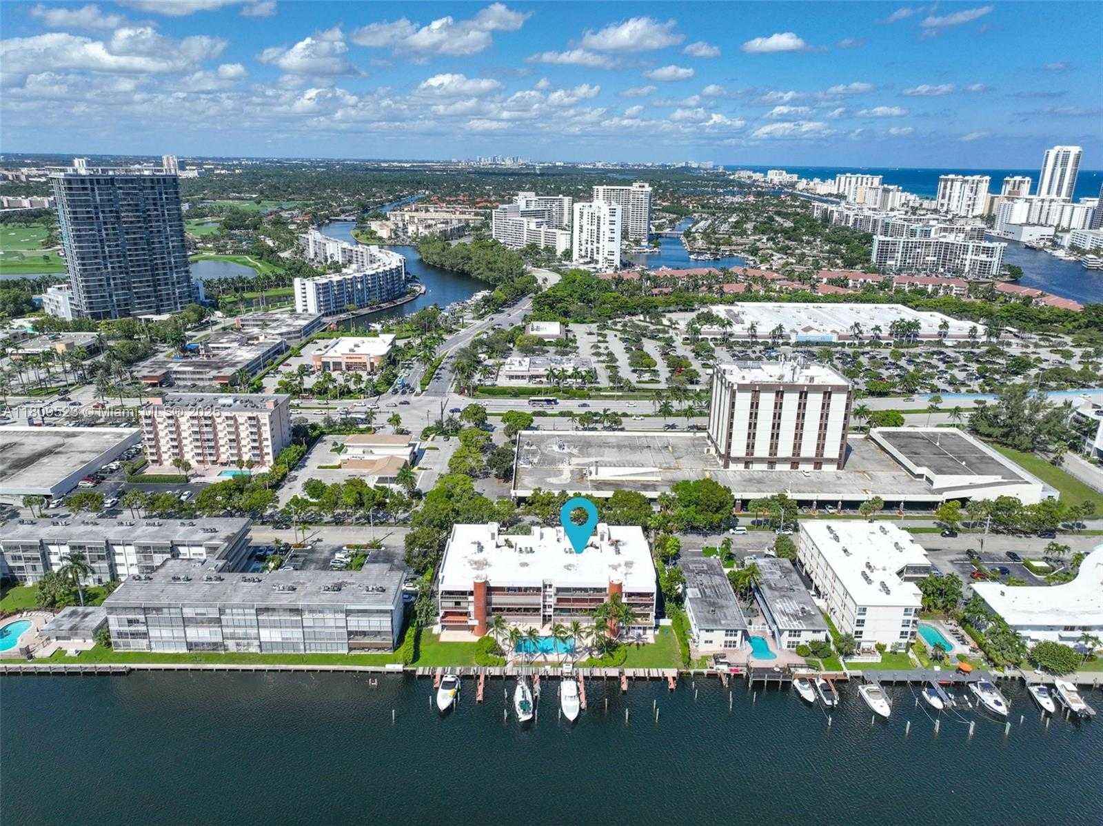 Small Image of 2300 DIANA DR #302, Hallandale Beach Number 37
