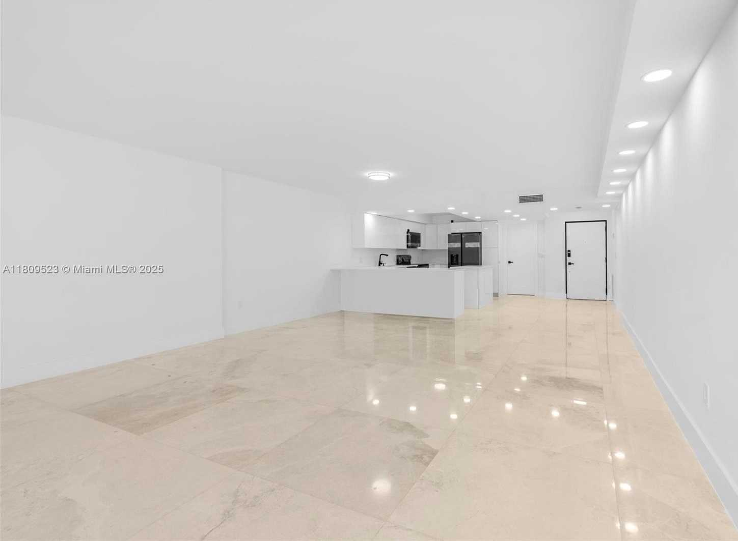Small Image of 2300 DIANA DR #302, Hallandale Beach Number 4