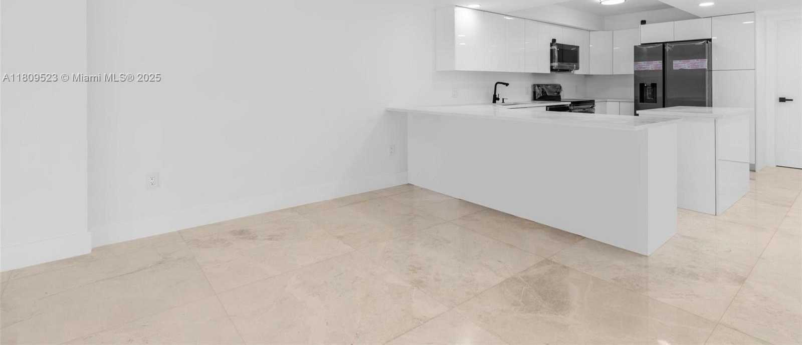 Small Image of 2300 DIANA DR #302, Hallandale Beach Number 5