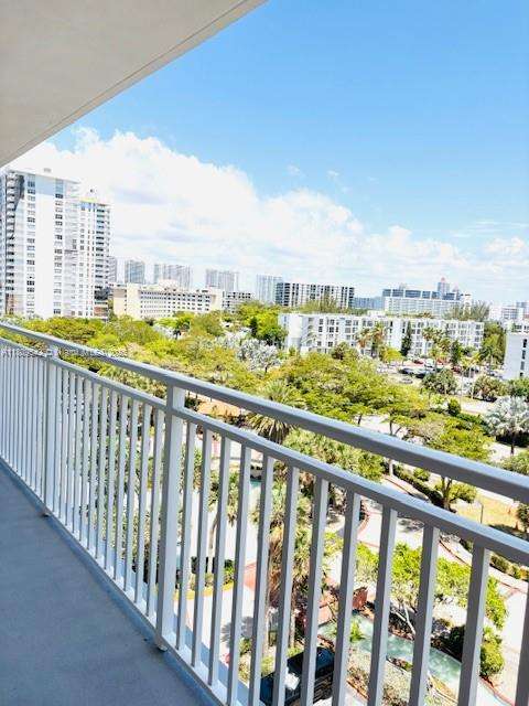 Small Image of 210 174TH ST #818, Sunny Isles Beach Number 4
