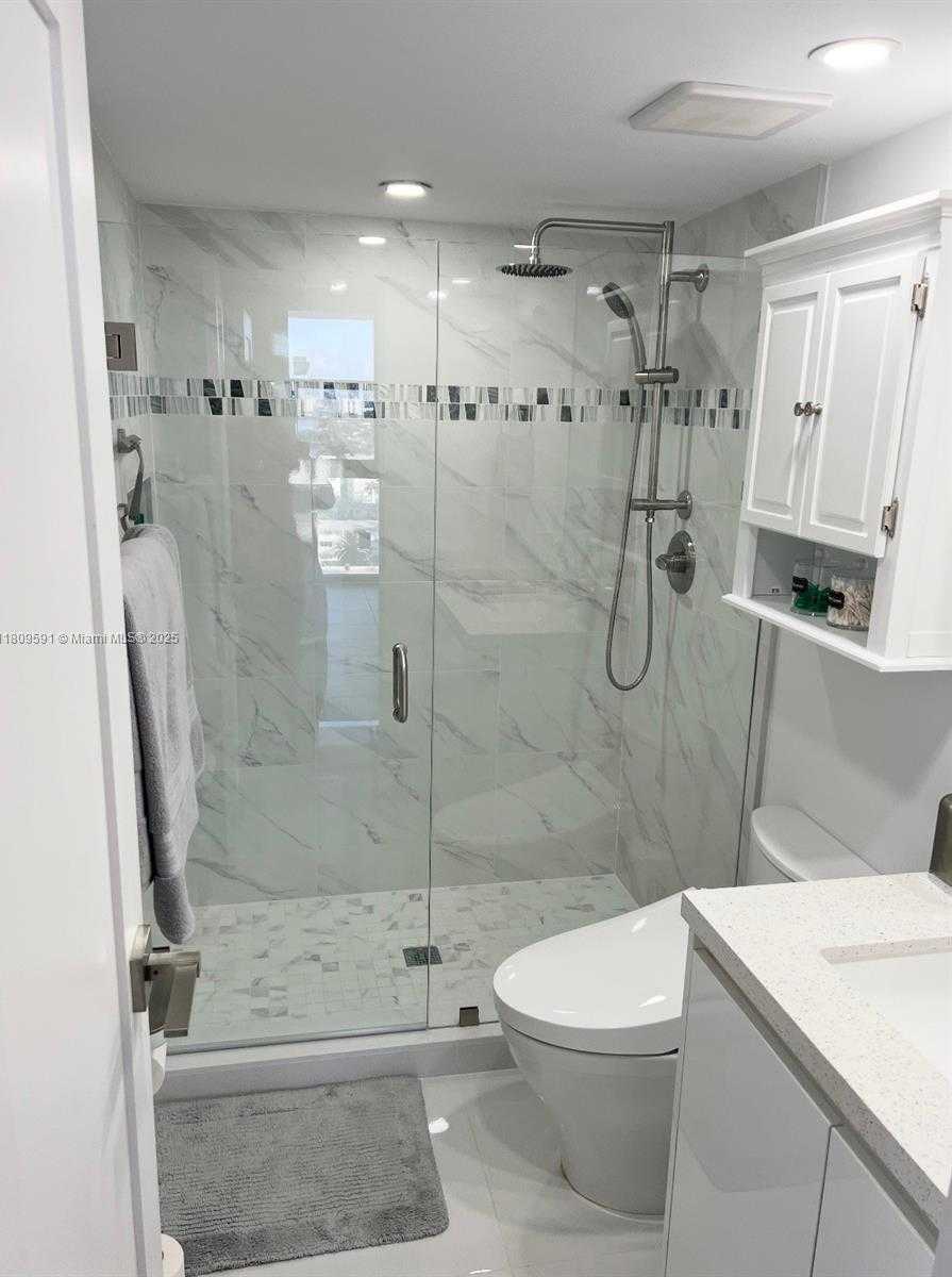 Small Image of 2017 SOUTH OCEAN DR #1510, Hallandale Beach Number 13
