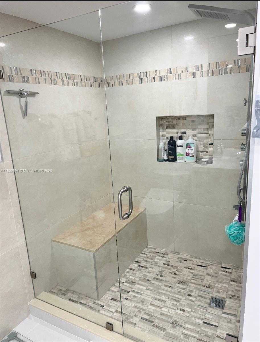 Small Image of 2017 SOUTH OCEAN DR #1510, Hallandale Beach Number 15