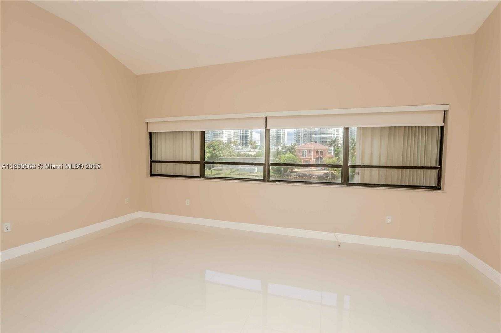 Small Image of Sunny Isles Beach Number 16