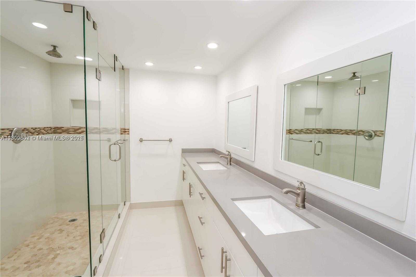 Small Image of Sunny Isles Beach Number 18