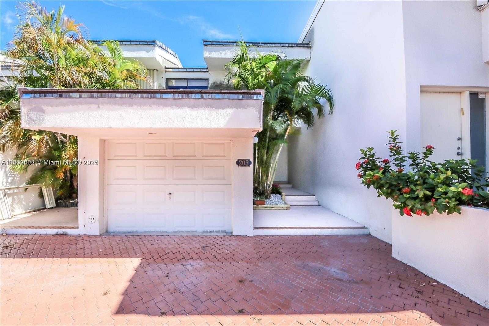 Small Image of Sunny Isles Beach Number 21