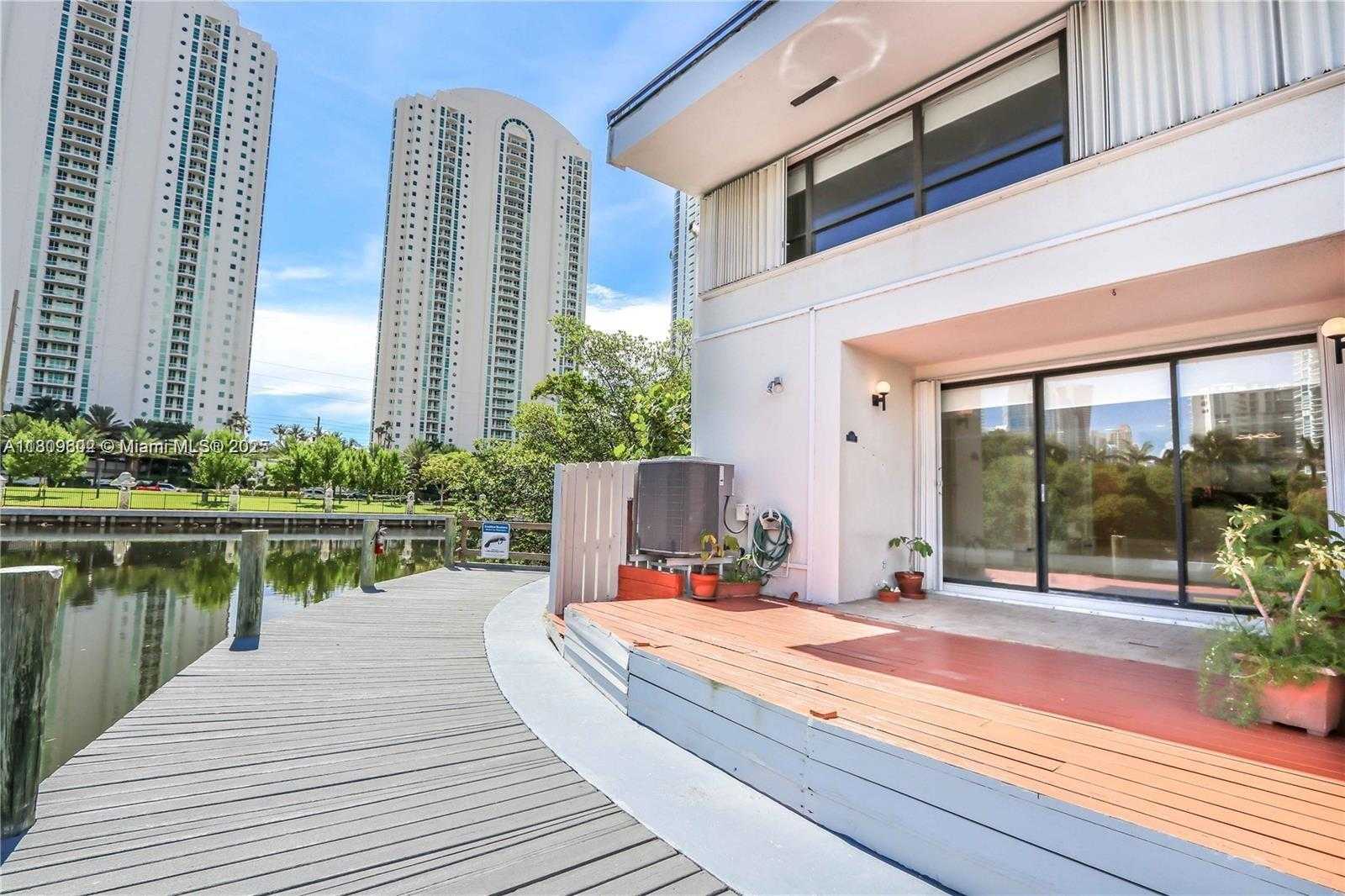Small Image of Sunny Isles Beach Number 25