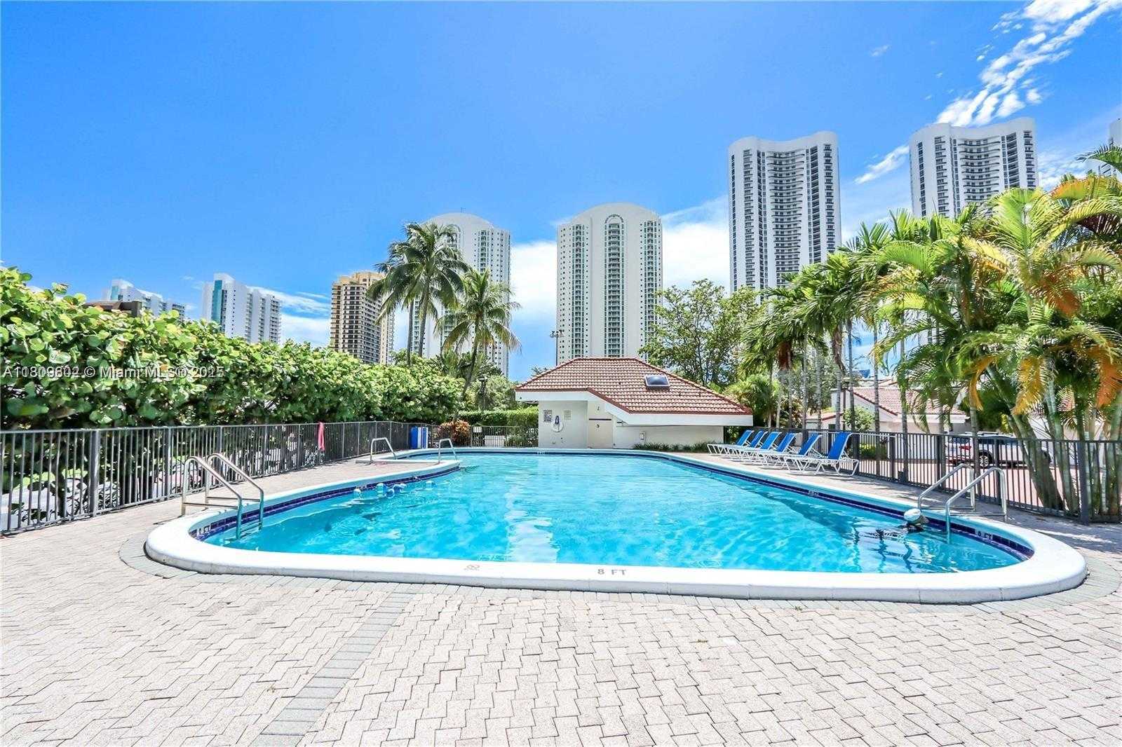 Small Image of Sunny Isles Beach Number 28
