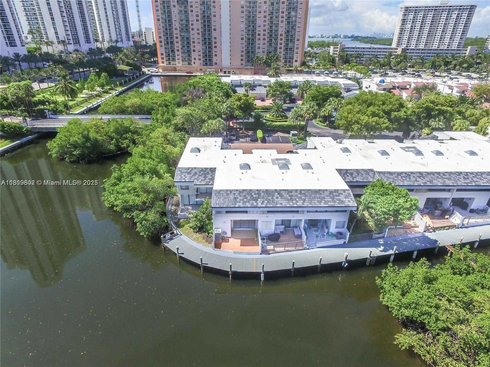 Small Image of Sunny Isles Beach Number 29