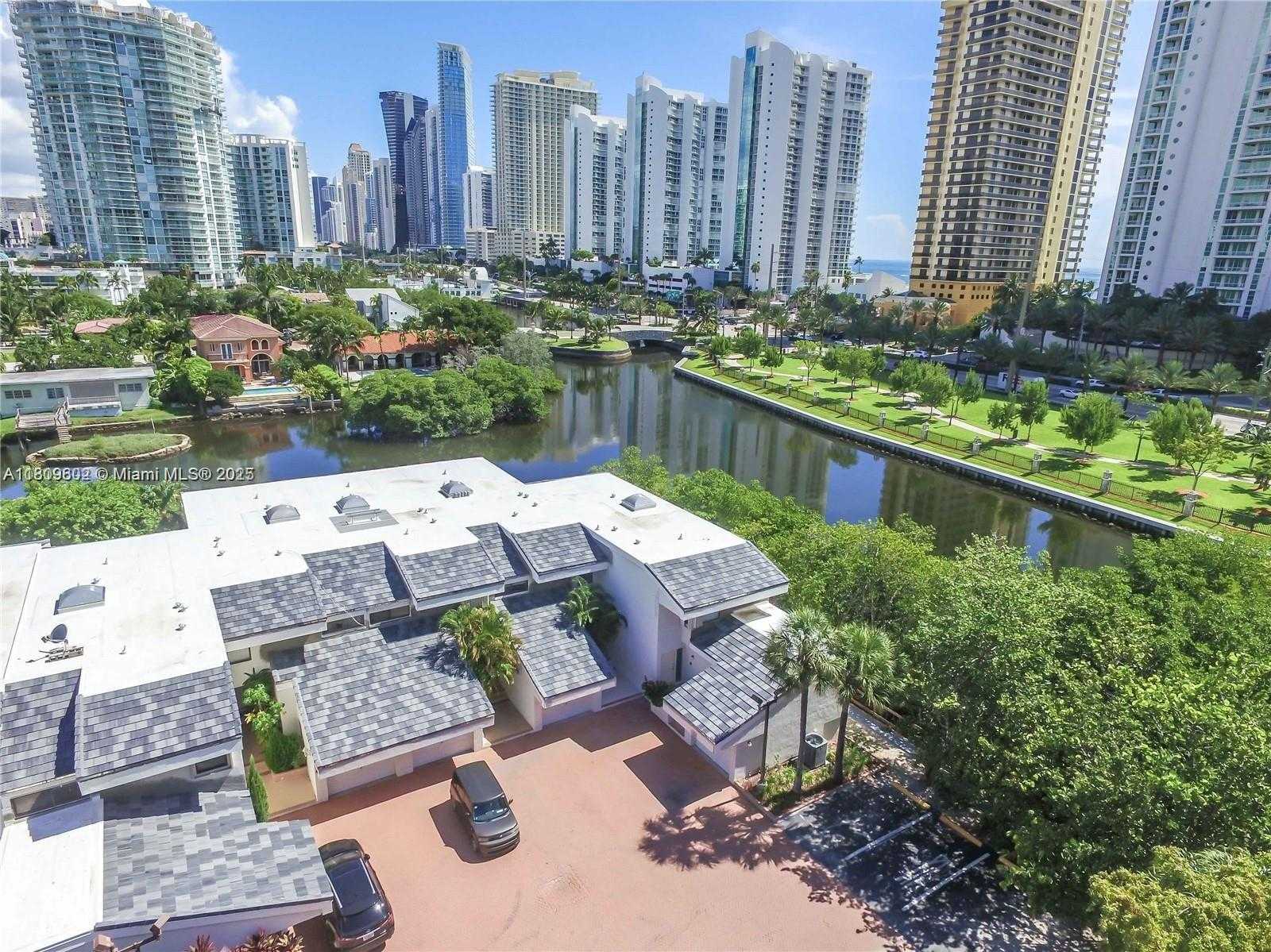 Small Image of Sunny Isles Beach Number 30