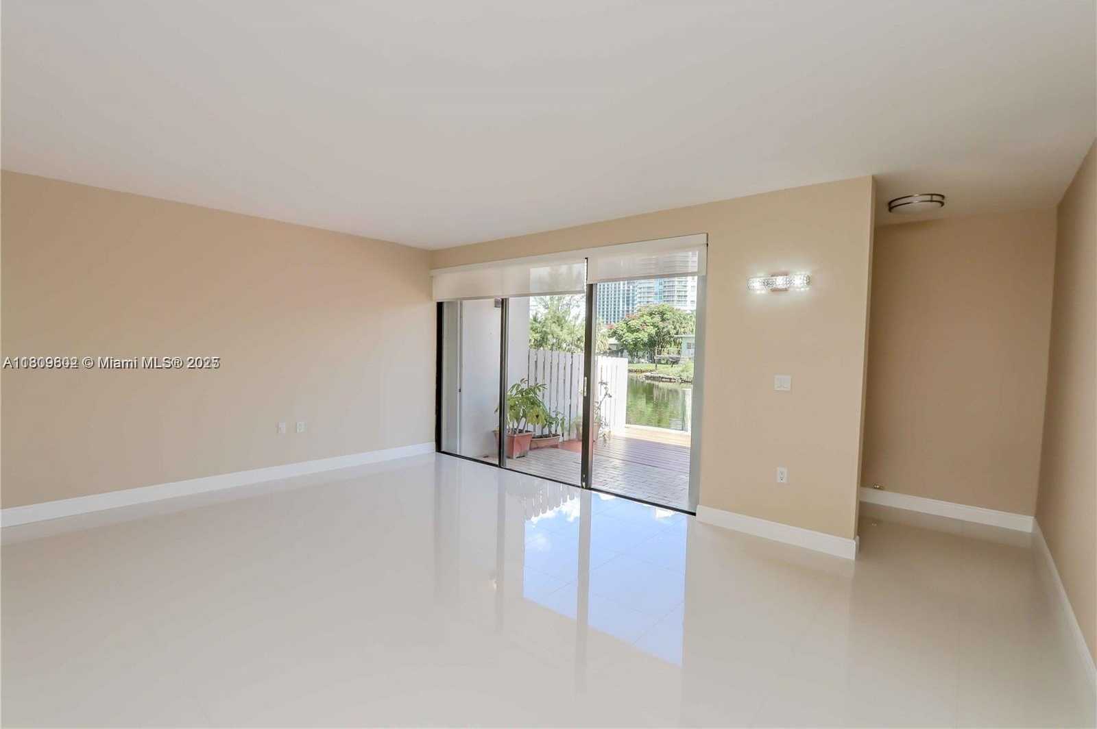 Small Image of Sunny Isles Beach Number 6